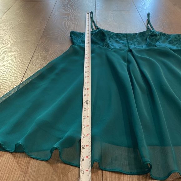 Victorias Secret Vintage Emerald Green Slip Size XS - Picture 10 of 11
